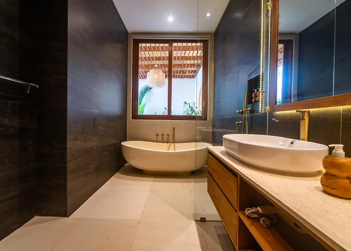 Brand New 3bedroom Laksmi Private Pool ヴィラ サヌール
